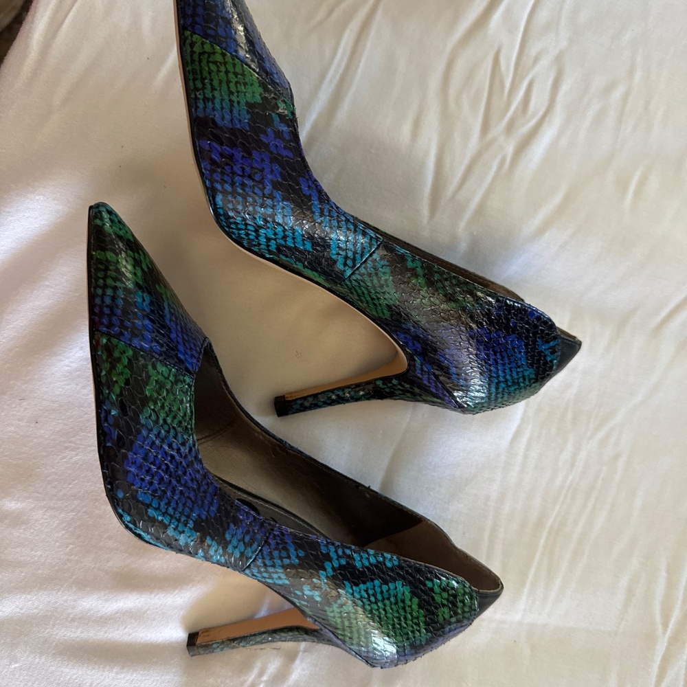 Shoes - Picture 2 of 4